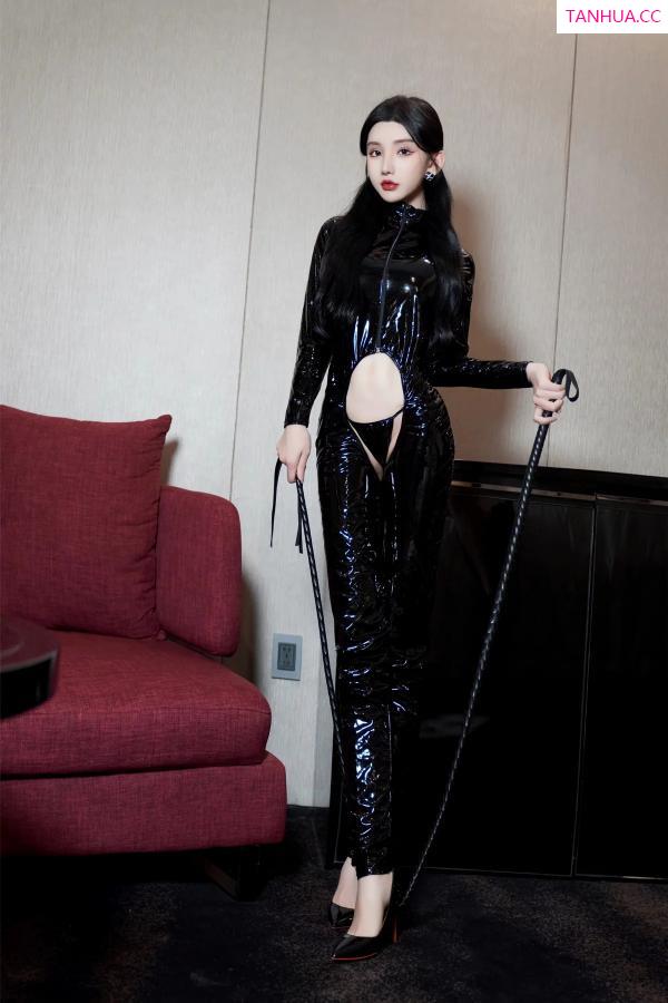 周于希dummy  [XiuRen]高清写真图 2023.12.22 No.7856 周于希Sally 圣诞惊喜第17张图片